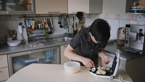 Рисовые палочки в сосисочнице