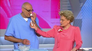 Ошибки при оказании первой помощи. Жить здорово! Фрагмент выпуска от 05.08.2016