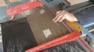 Как изготовить  Г образный плинтус  из керамогранита на лестницу .