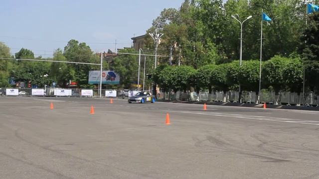 Honda S2000 VS Toyota Supra смотреть онлайн