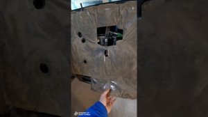 Audi 100 с3 ремонт задней двери закрывания открывания.