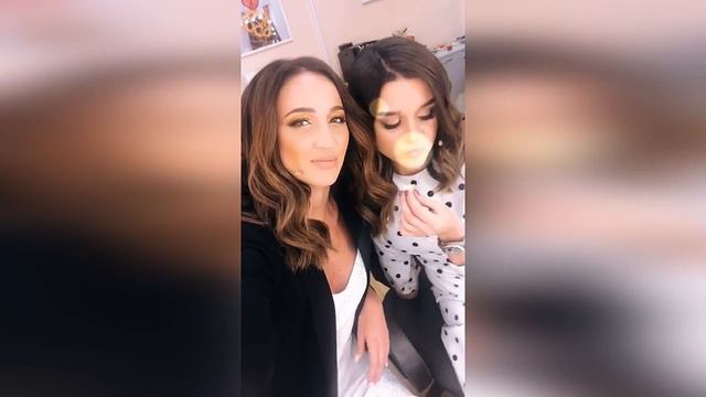 Бузова и Бородина обсуждают любимые песни с нового альбома "Принимай меня" смотреть онлайн