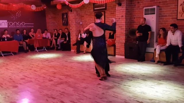 Selçuk Atalay & Müge Üner 3/4 Antalya Tango ( Milonga Loca ) смотреть онлайн