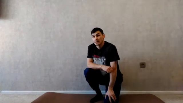 Третий урок. От простого к сложному: отжимания на коленях смотреть онлайн