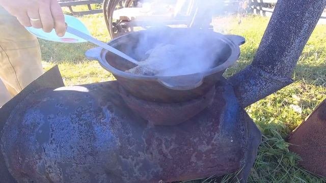 ЯЗЬ да КАРАСЬ в КАЗАНЕ! Жарю рыбу в казане с манкой.#казан #жаренаярыба #карасьвманке