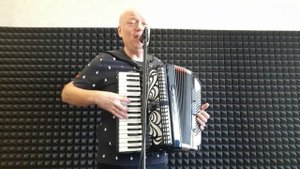 Ваше благородие / Песня из кино на аккордеоне.