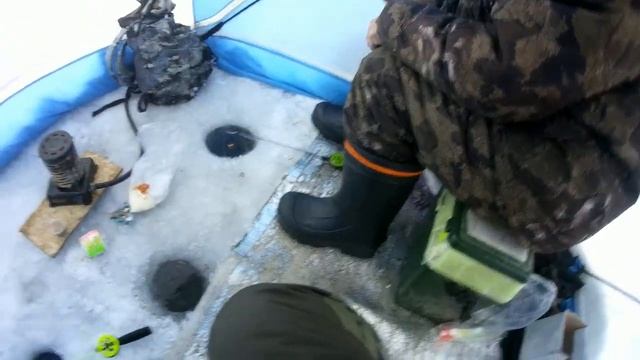 Рыбалка на подлещика в январе. Мой первый лещ. смотреть онлайн