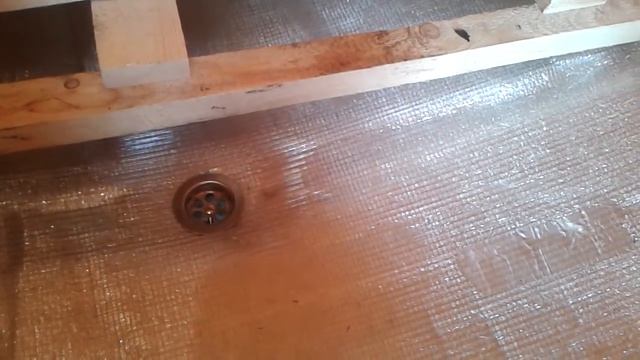 баня бочка своими руками ч.9(слив и пол) смотреть онлайн