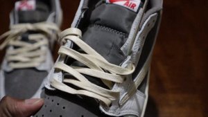 How to lace your Air Jordan 1 Low Travis Scott Reverse Mocha | Lacing Tutorial
