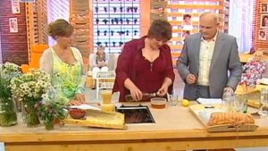 Рецепт эликсира молодости. Смесь  мёда, лимонного сока и оливкового масла.