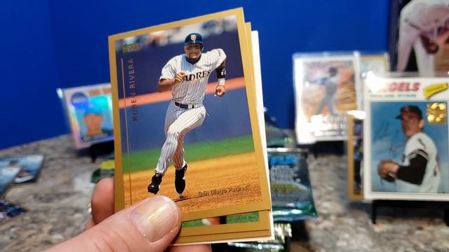 Dumb Man Ignores $50 Card - 1999 Topps Baseball Series 2 Box Opening - Throwback Thursday смотреть онлайн