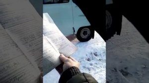 Электрики приехали отключать жизненно важный ресурс