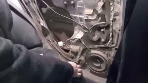 Nissan primera открытие задней двери если включен родительский контроль