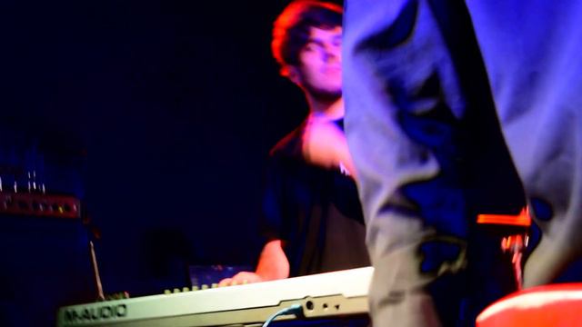 Меньше чем три - Не пример смотреть онлайн