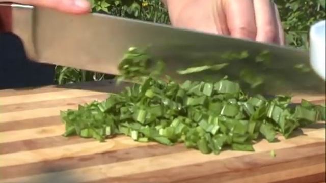 Изюминка. Кутабы с щавелем и крапивой.