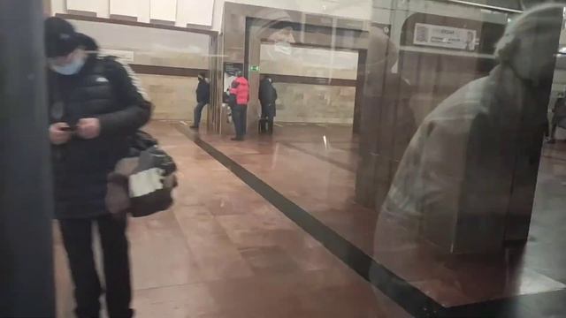 Екатеринбургский метрополитен и смотровая площадка на 52 этаже смотреть онлайн