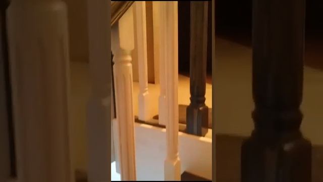 Лестница , цвет покраски серый и белый смотреть онлайн