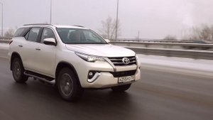 Жесткий замес: Toyota Fortuner vs Mitsubishi Pajero Sport