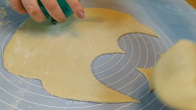 ОБЗОР ГАДЖЕТОВ: лепка вареников формой, вареничница или пресс - как правильно пользоваться, СЕКРЕТЫ смотреть онлайн