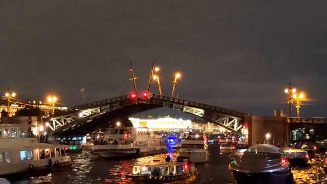 Санкт Петербург, развод мостов.