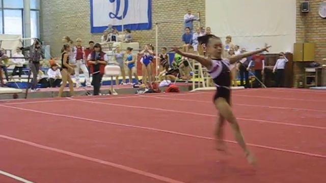 Raisa Batyrova FX Moscow Championship 2010 Ferbruary AA Day 1.avi смотреть онлайн