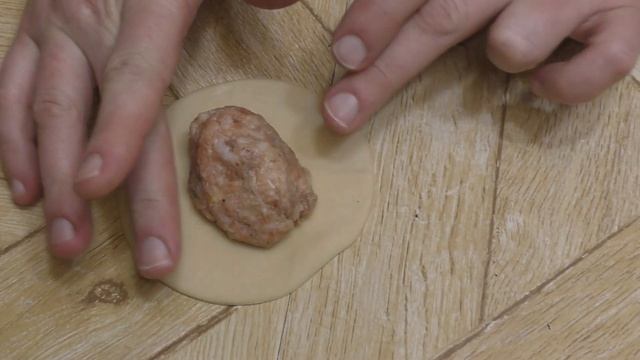 Техника лепки пельменей в форме рыбок ч. 1. Пельмени с красной рыбой (Горбуша, Кета и т.д.)