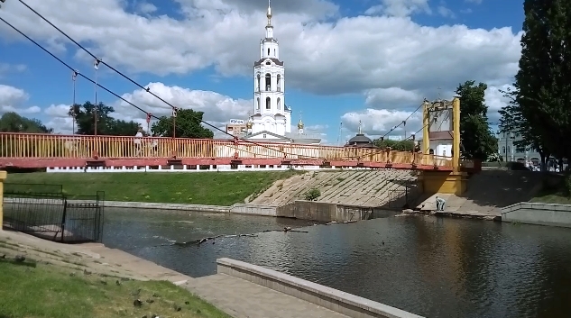 Орел сити. Орлов город. Дамба Орел. Город Орел Тургеневский мост. Речки с вышками в Орле.