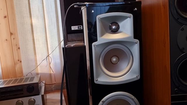 Битва колонок Yamaha NS-555 vs Jamo D590 и усилитель Yamaha AX-482 – любительский обзор от Макса смотреть онлайн