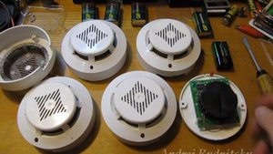 Датчик дыма (пожарный извещатель)