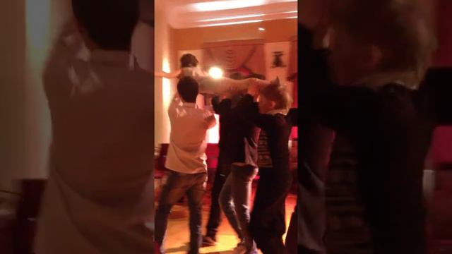 ЕН "Люди. Стулья. Чемоданы" 21.04.2013 (2) смотреть онлайн