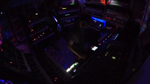 FLASHBACK -/ Korg DW-8000 / Roland JX-8P / Ensoniq ESQ-1 смотреть онлайн