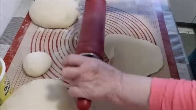 Плюшки сахарные!Ватрушки с крошкой!Кухен двойной!