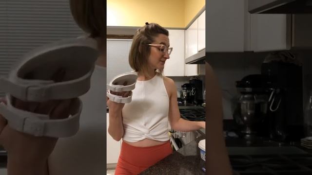 HOW-TO Clean White Shoes or Rubber Soles INSTANTLY! смотреть онлайн