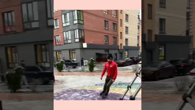 Ростов-на-Дону: жителям ЖК "Вересаево" даже на каток ходить не нужно - одел коньки и поехал. ??