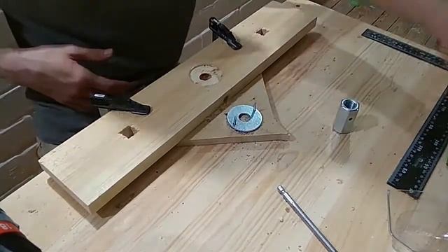 Самодельный стол с тисками на балкон. смотреть онлайн