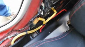 Что то болтается слевой стороны авео т250