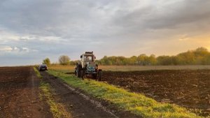 Дискуем огороды трактором ЮМЗ, разравниваем огороды