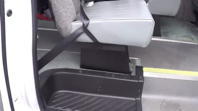 Northwest Bus Sales Used 2002 Ford E350 CommTrans Wheelchair Lift Van S40123 смотреть онлайн