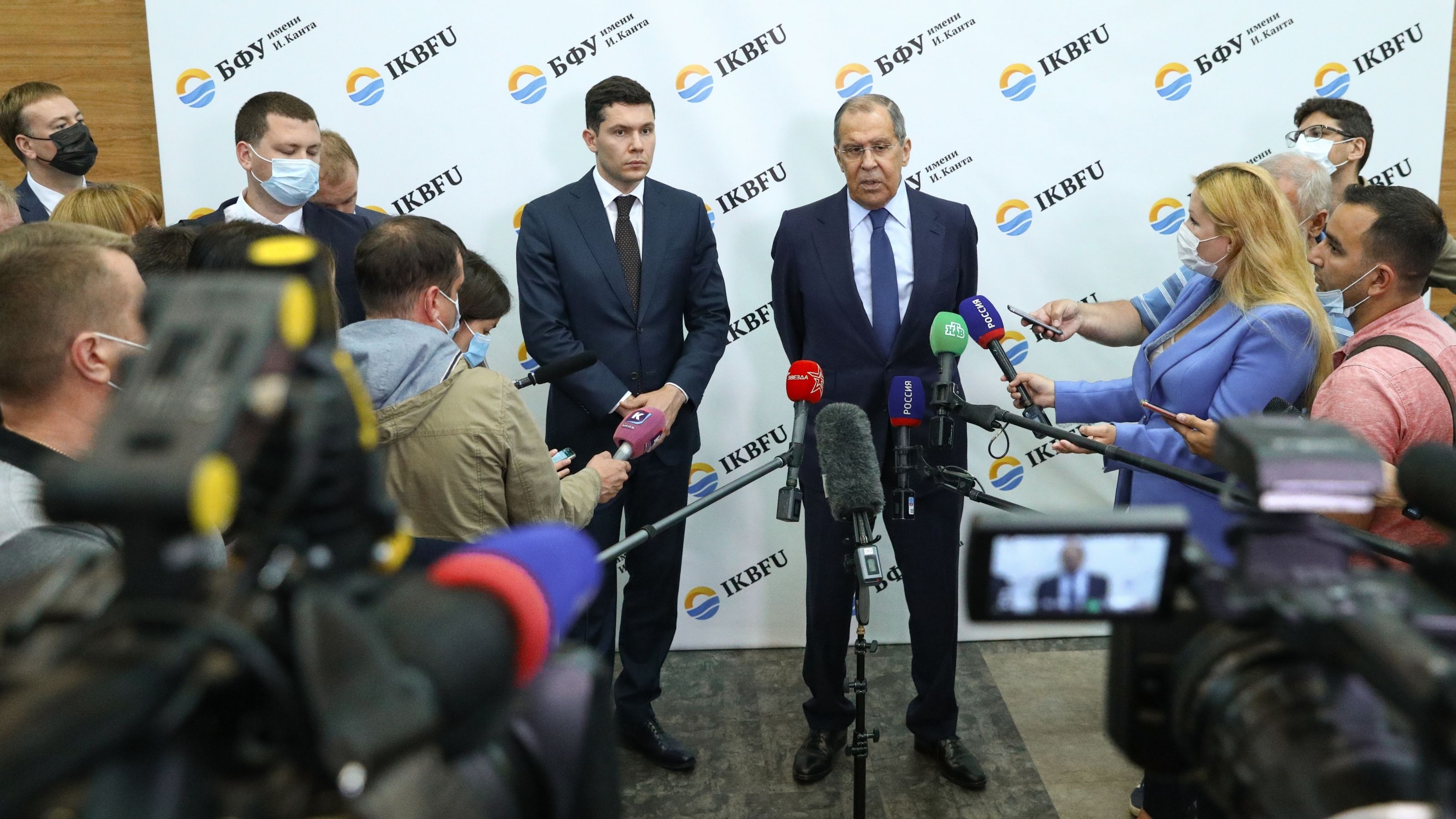 ? #ПрямойЭфир: Пресс-подход С.В.Лаврова по итогам посещения Калининградской области