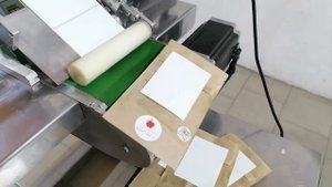 Нанесение этикетки на пакет Дой-Пак - EtiKon.ru