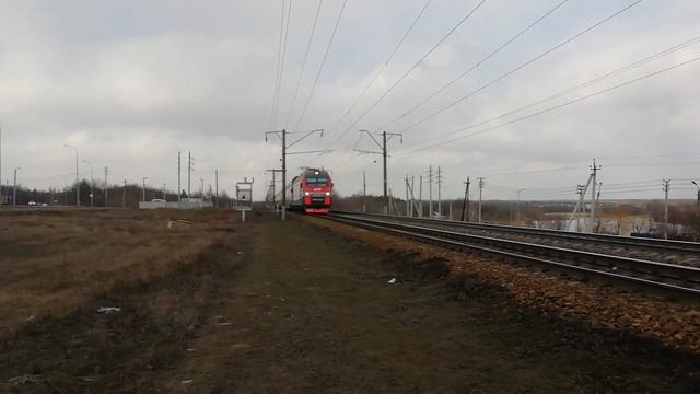 "После ремонта на ЯЭРЗ". ЭП1М-663 с поездом №28 Москва - Симферополь. смотреть онлайн