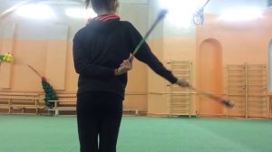 Rhytmic Gymnastics !) Гимнастика Передача : Шаги к Успеху !))) Мельница булавами сзади !)