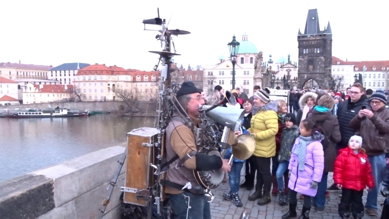 НЕУГОМОННЫЙ МУЗЫКАНТ! Прага, Чехия. Уличные Музыканты