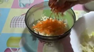 Салат с огурцом, яйцом, морковью, кукурузой