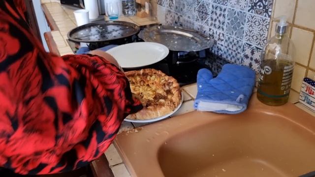 ПОМИНКИ во Франции. Обед в память о Свёкре. Служба в церкви. Реальная Франция сегодня. Elena France смотреть онлайн