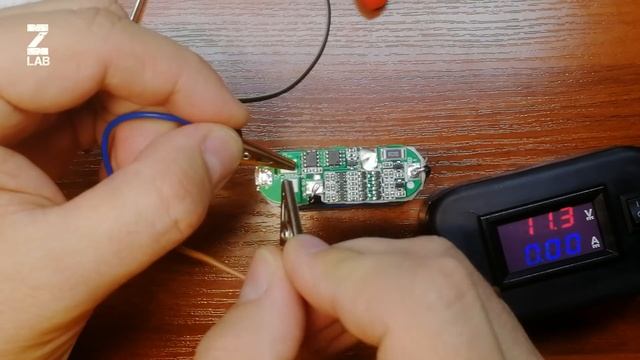 Аккумулятор для подводной камеры. Сборка. Пошаговая инструкция. смотреть онлайн