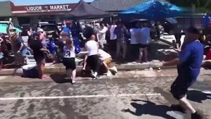 В Голливудского актёра Дени Трехо бросили шарик с водой.