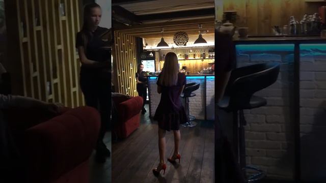 Саксофонистка Карина Багдасар . Кальянная Мята