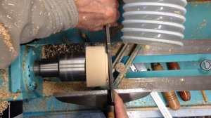 Волчек из дерева. Вращение до 2 минут