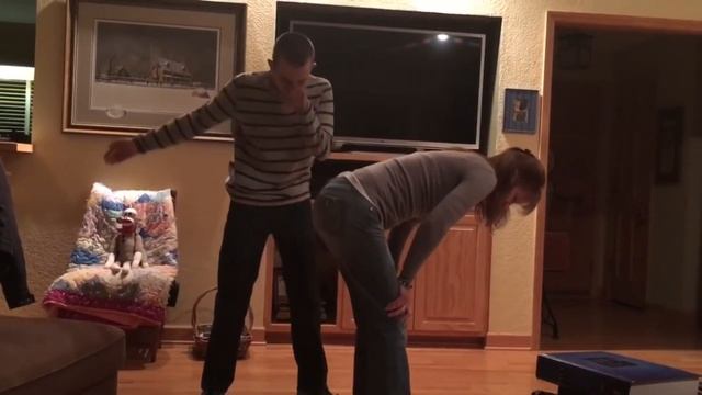 С днем рождения мама! Сын шлепает именинницy смотреть онлайн